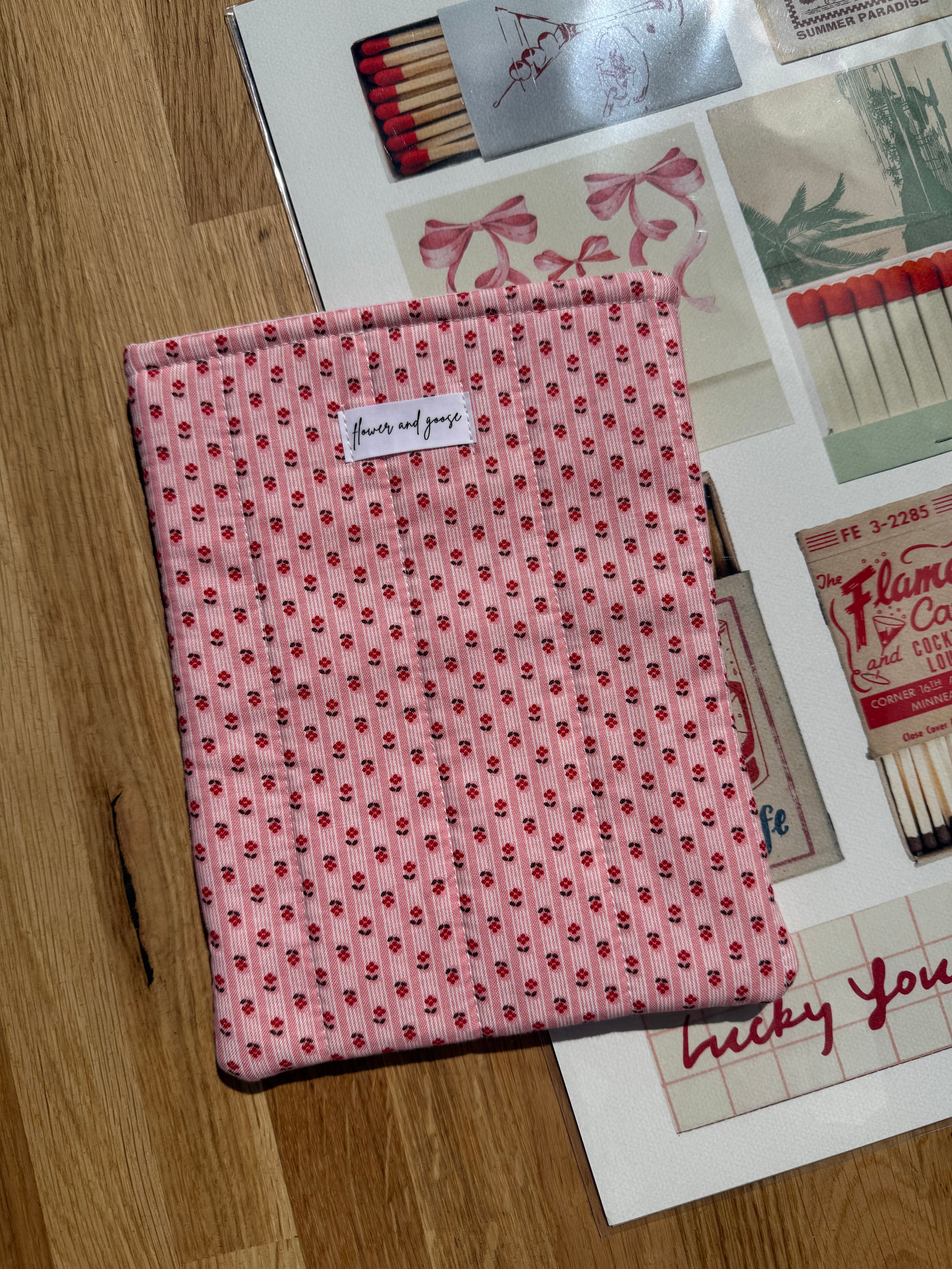 Daphne *limited edition* kindle sleeve