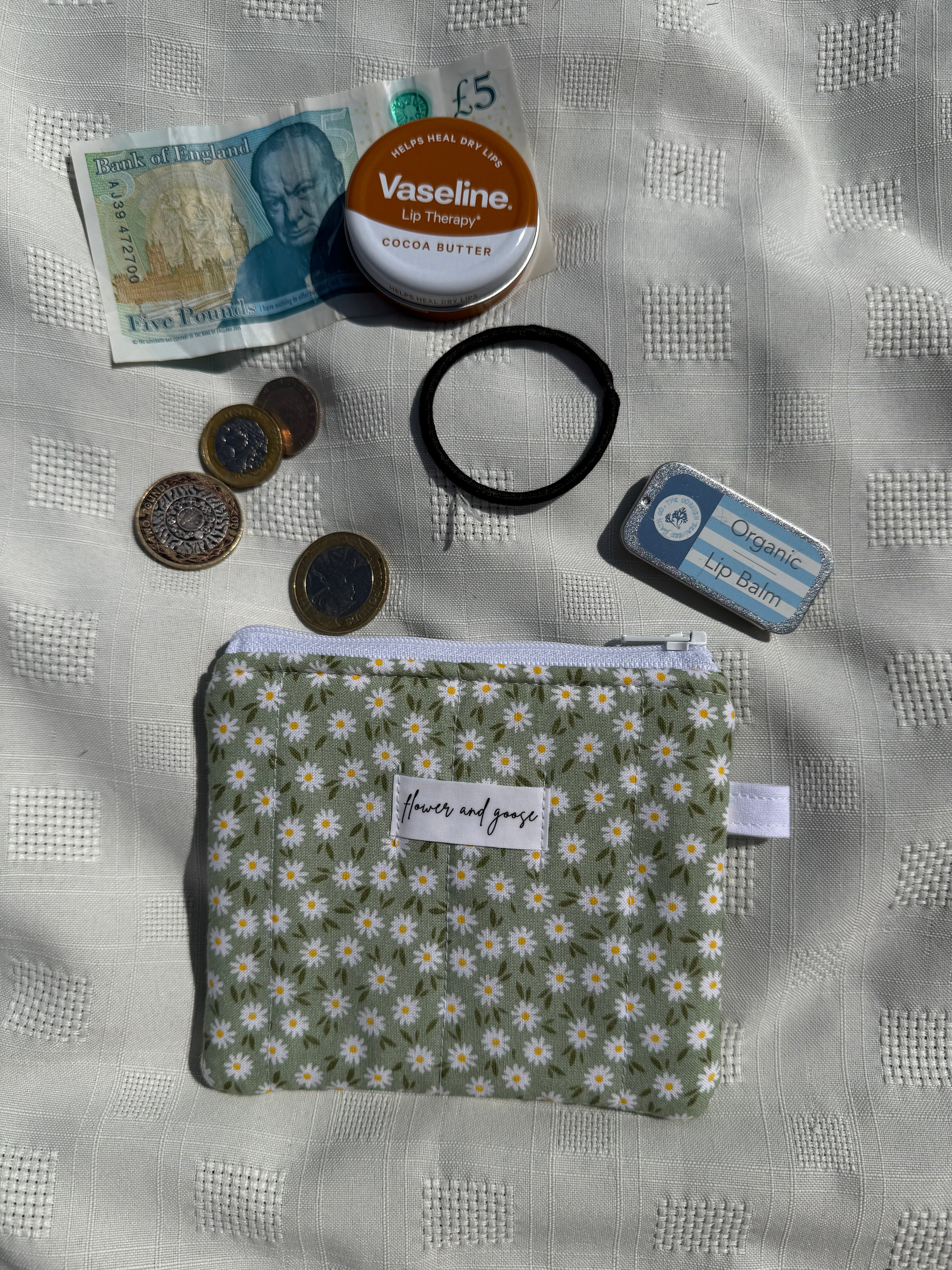 Limited edition green daisy keychain wallet