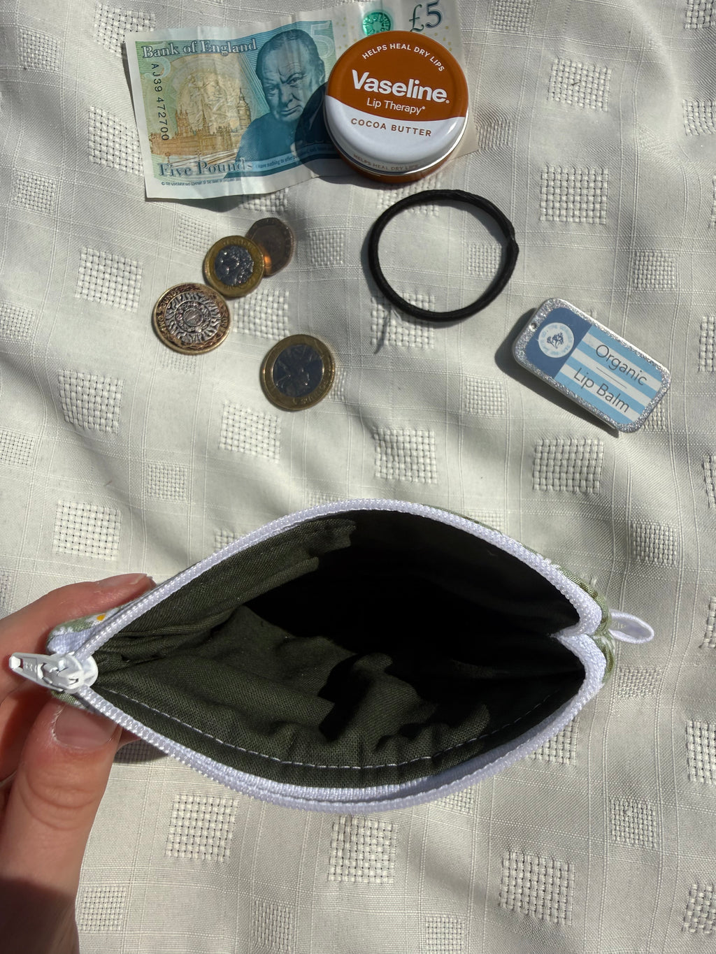 Limited edition green daisy keychain wallet
