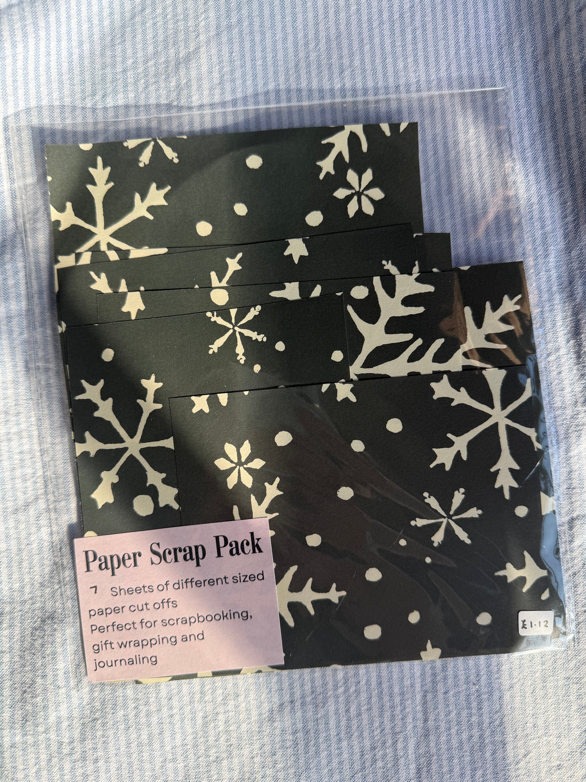 Black snowflake scrap paper pack
